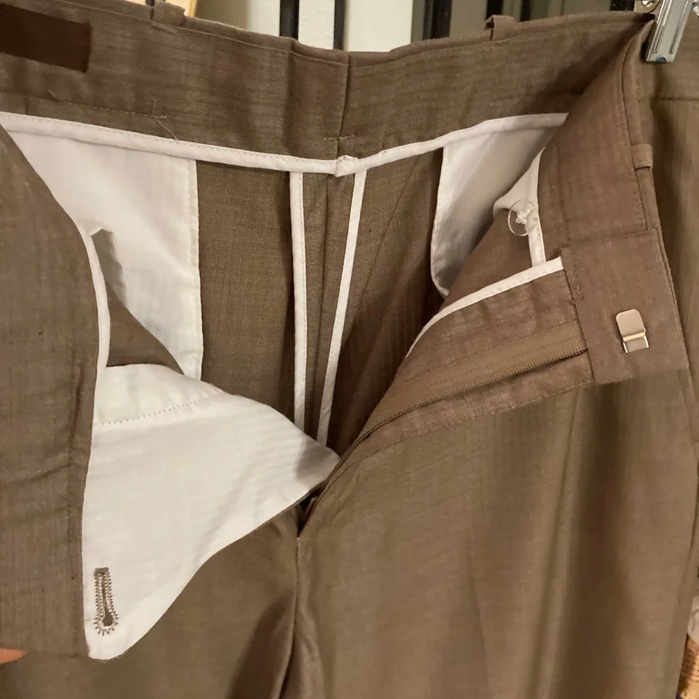 Perry Ellis 3-Button 2-Piece Suit